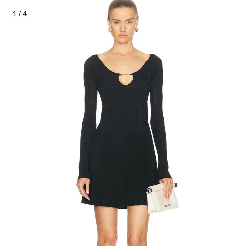 Jacquemus

Pralu Logo Hardware dress